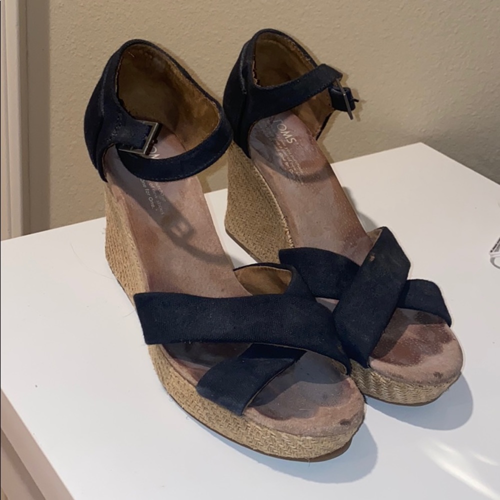 Women’s black Toms wedges Size 9.5